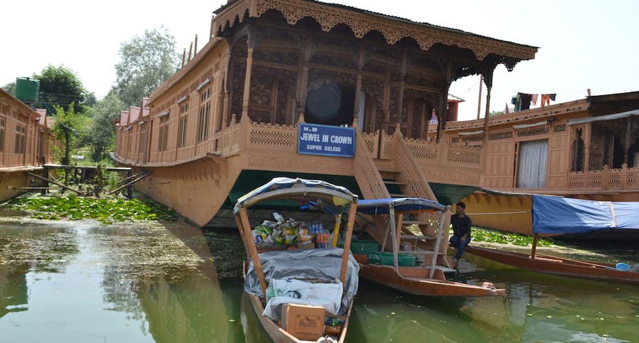 The Jewel in the Crown Houseboat, Srinagar 3
